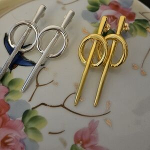 Une de 50 earrings (1)